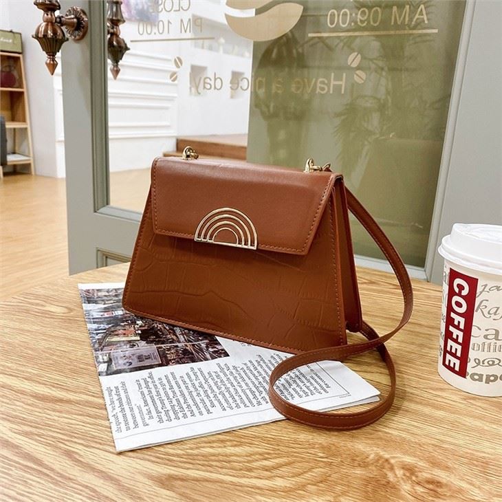 Simple And Atmospheric Ladies Handbag